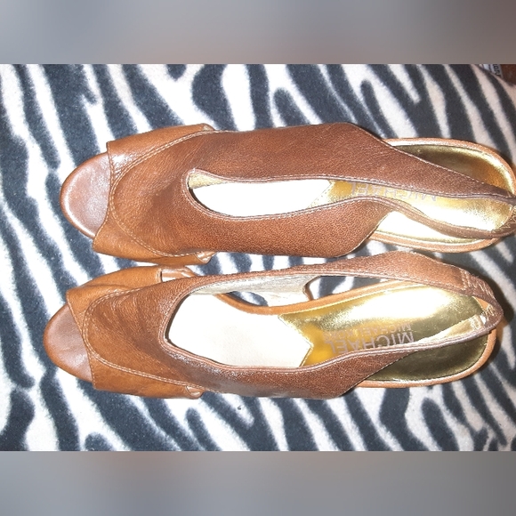 Michael Michael KORS Brown Leather Women's Shoes - Picture 4 of 9